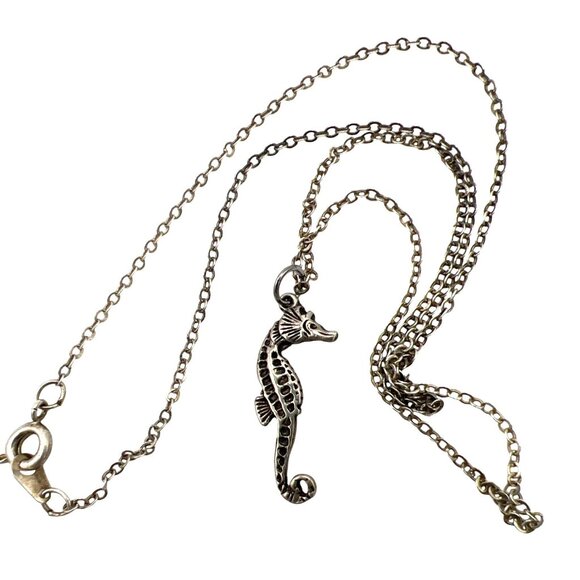 Sterling Silver Seahorse Pendant 925 18' Necklace Mariner Beach Ocean Nautical - Picture 1 of 6